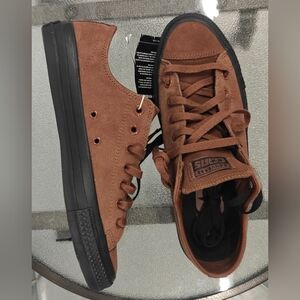 Converse Chuck Taylor All Star Pro Ox Suede Bear Nap, Black & Gum Skate Shoes...